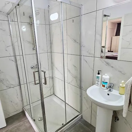 Unique Cozy Studio, 150m From Chabad Lubavitch Apartman *